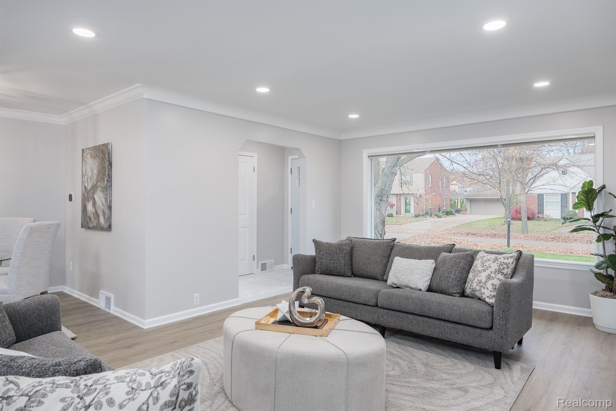 1337 Torrey Road Grosse Pointe, MI 48236 - Photo 7 of 31 Gallery Image 7