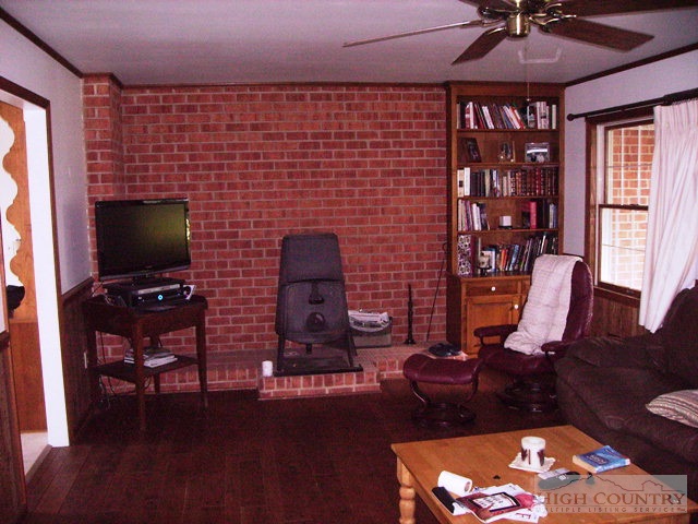 250 Spry Road Sparta, NC 28675 - Photo 3 of 19 Gallery Image 3