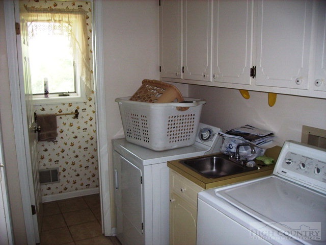 250 Spry Road Sparta, NC 28675 - Photo 5 of 19 Gallery Image 5