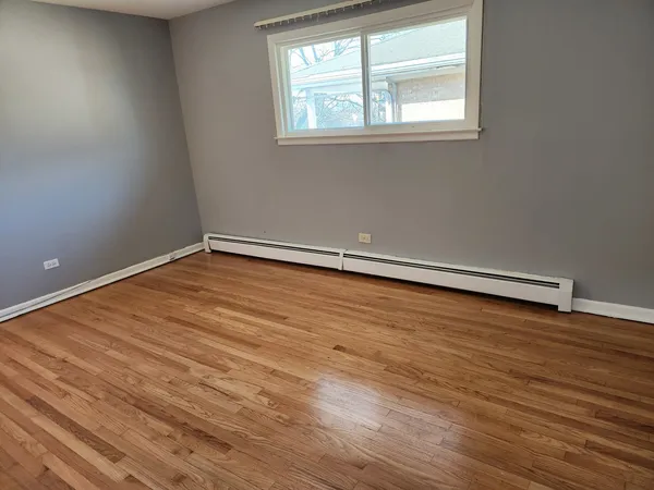 $1,750 | 1018 South 11th Avenue, Unit 2, Maywood, IL 60153