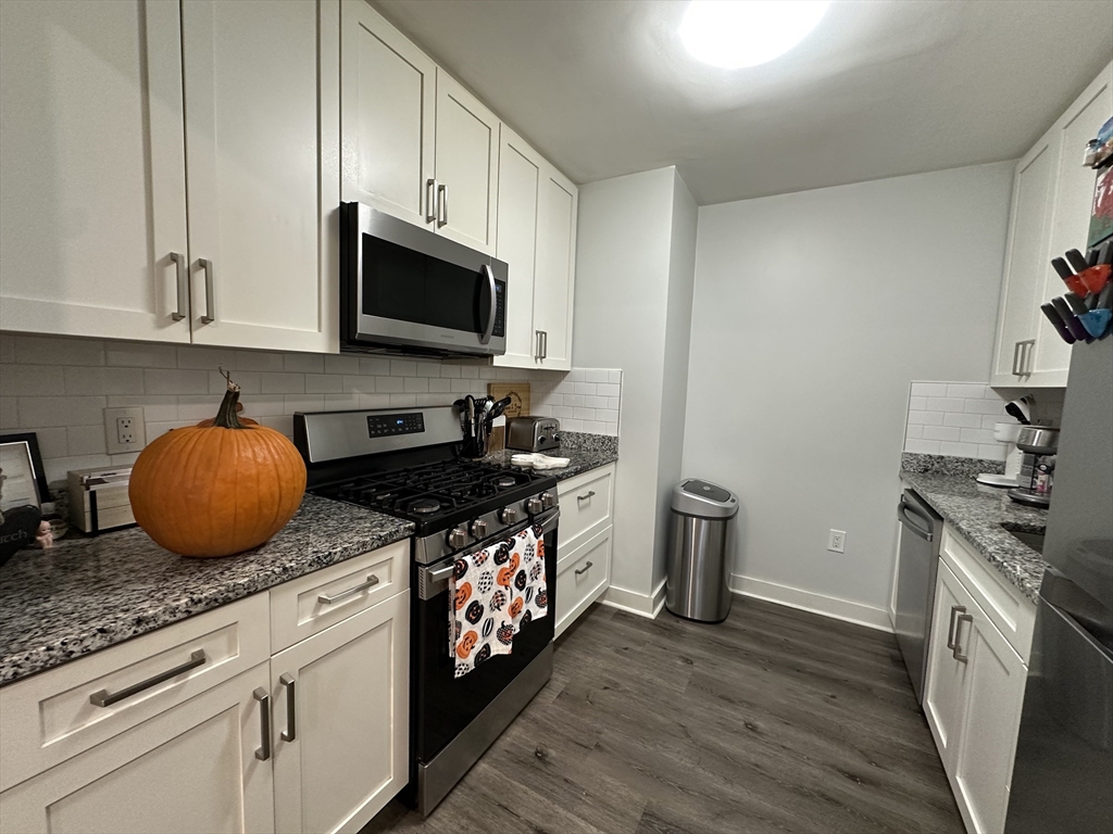 17 Hennery Way, Unit A Medfield, MA 02052 - Photo 5 of 11
