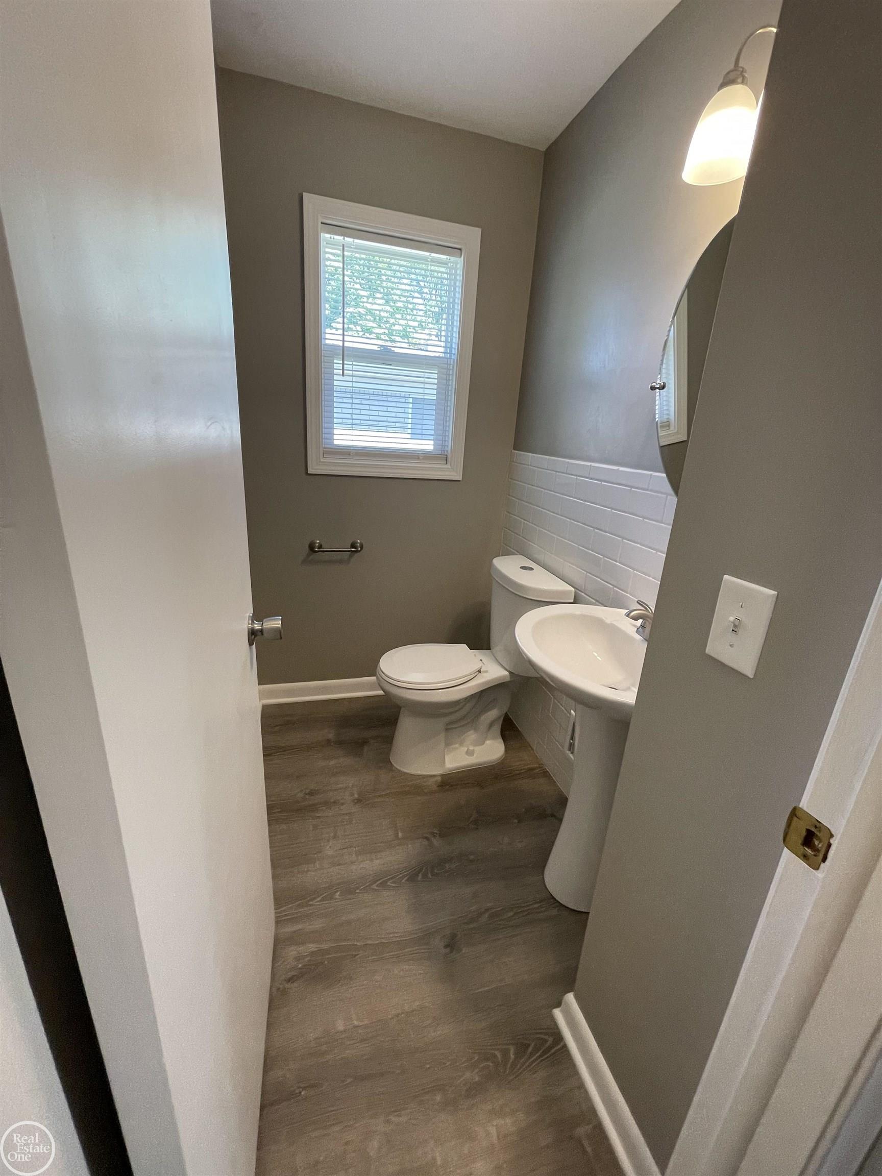 26404 Burg Road Warren, MI 48089 - Photo 25 of 35