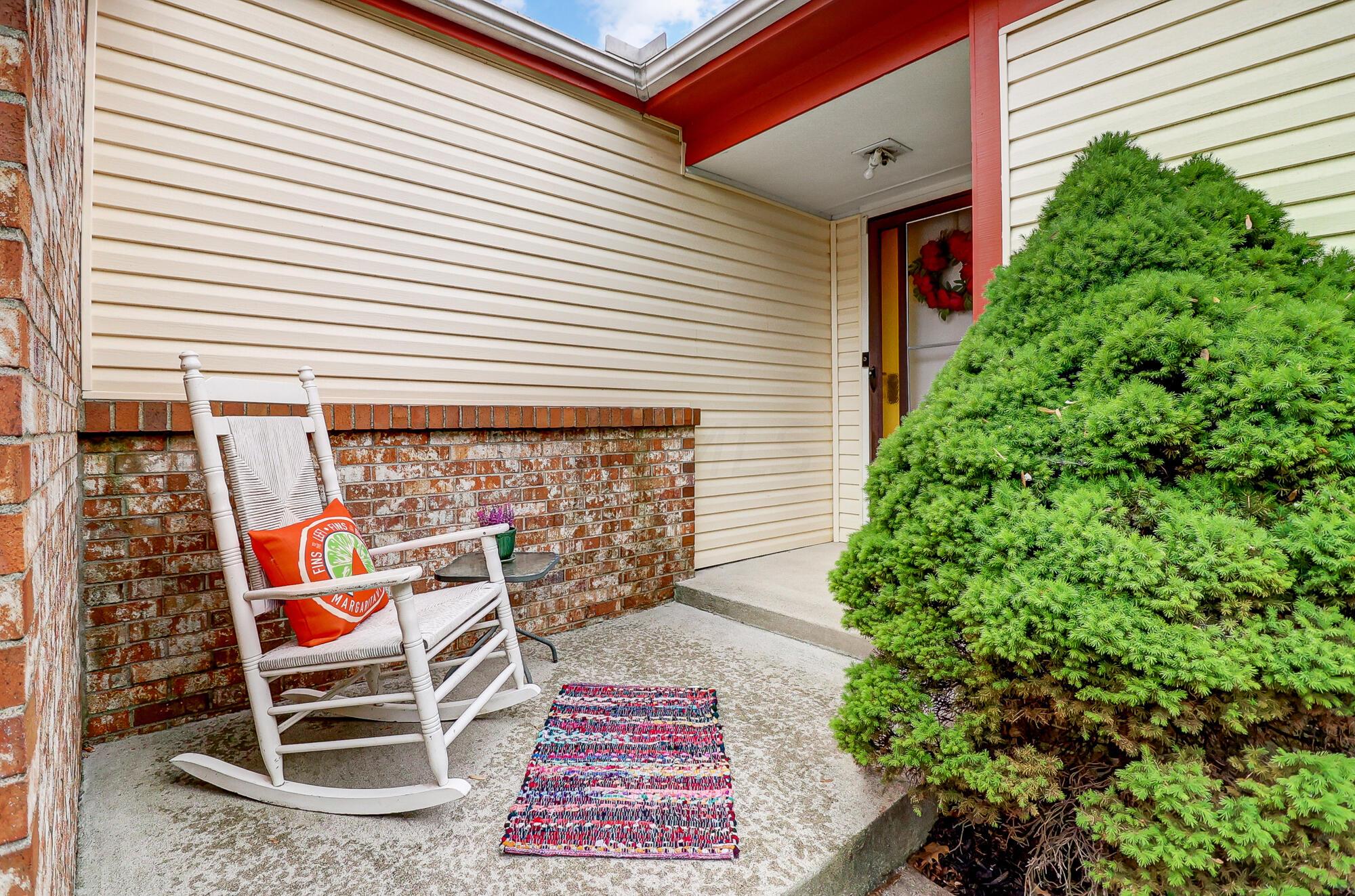 561 Clotts Road Columbus, OH 43230 - Photo 2 of 20 Beautiful Entry