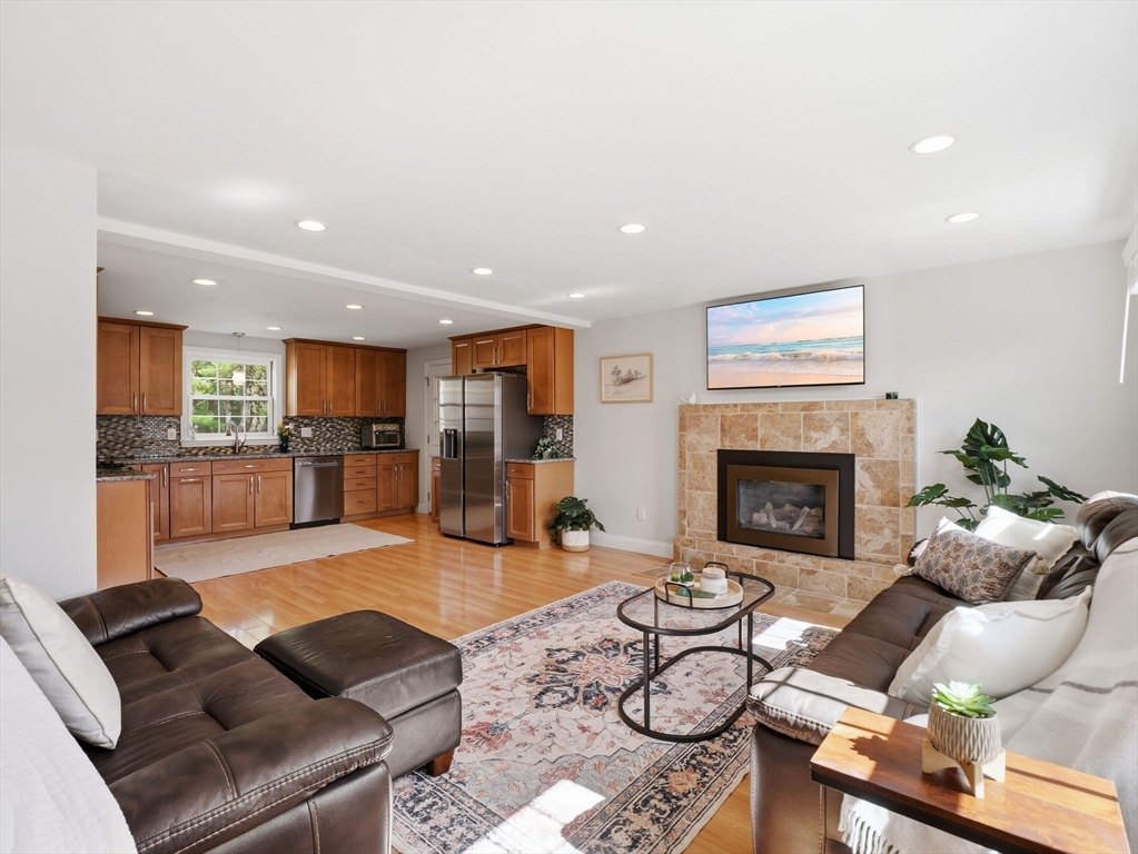 79 Garrison Road Chelmsford, MA 01824 - Photo 5 of 42