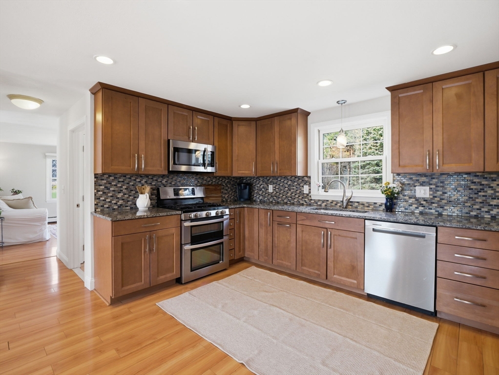 79 Garrison Road Chelmsford, MA 01824 - Photo 8 of 42