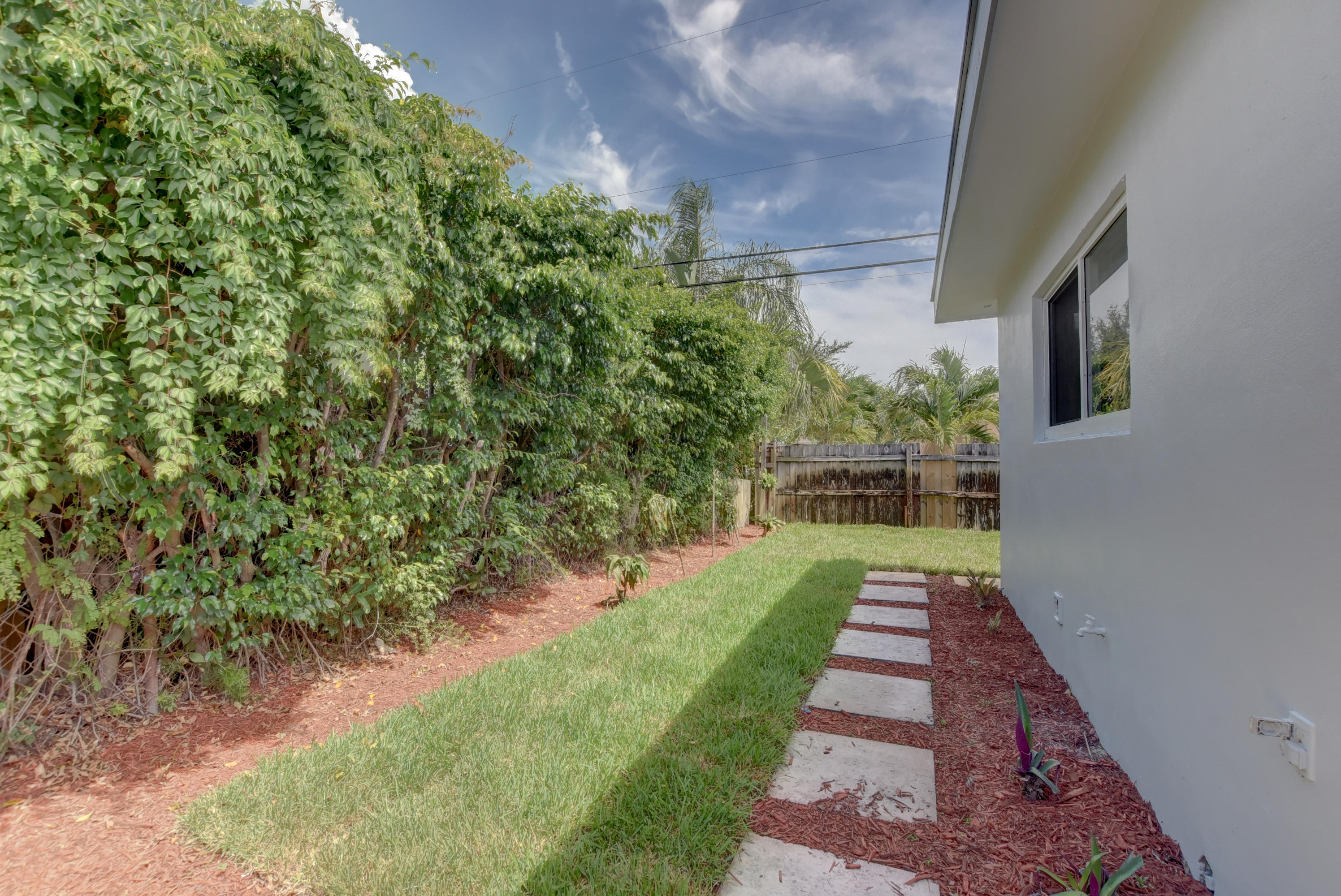 231 Gregory Road West Palm Beach, FL 33405 - Photo 26 of 37 TC 231 Gregory Rd-29