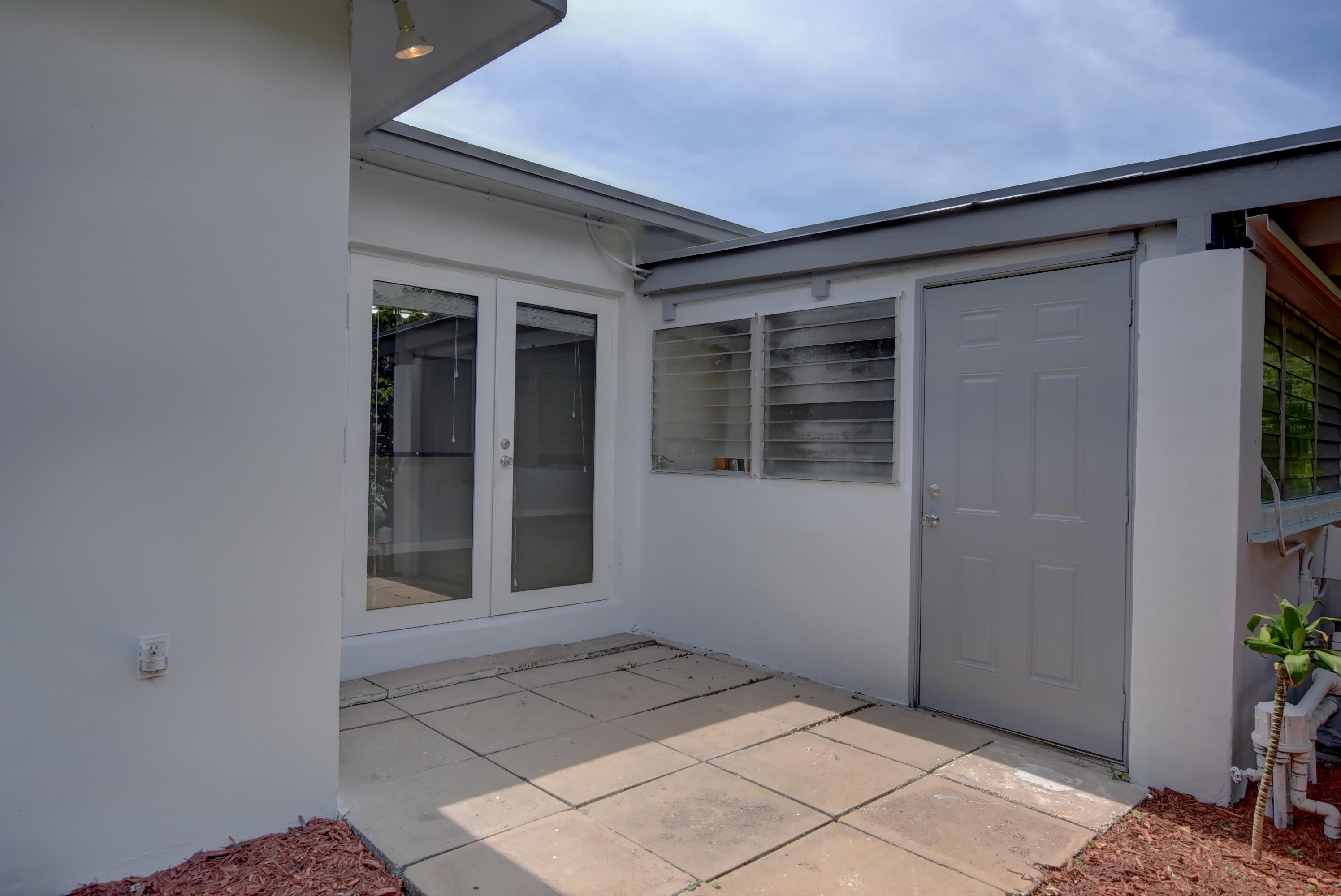 231 Gregory Road West Palm Beach, FL 33405 - Photo 27 of 37 TC 231 Gregory Rd-30