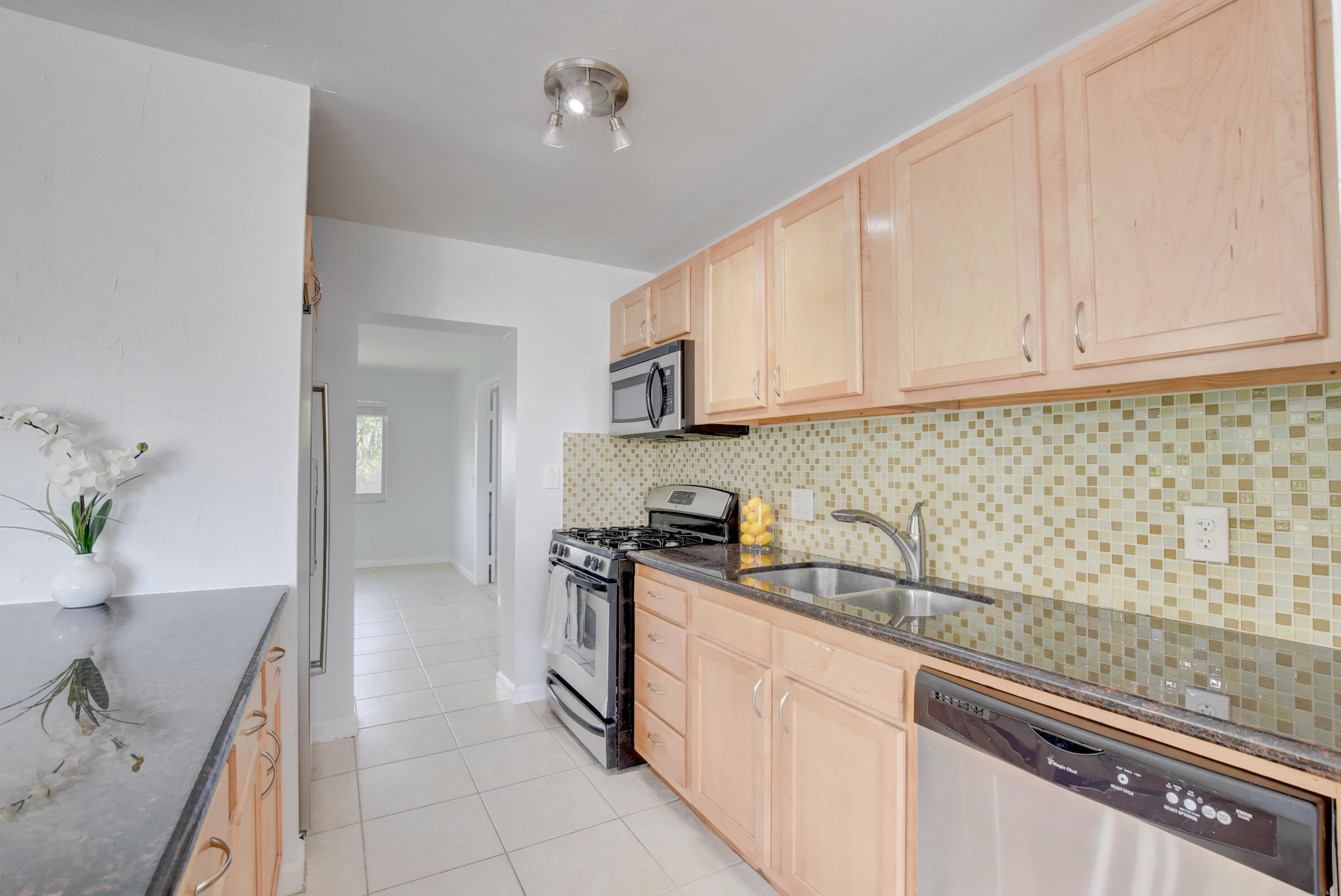 231 Gregory Road West Palm Beach, FL 33405 - Photo 7 of 37 TC 231 Gregory Rd-9