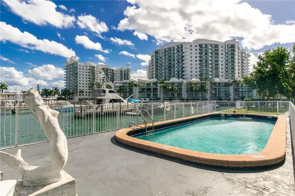 $1,800 | 7917 West Drive, Unit 6, North Bay Village, FL 33141