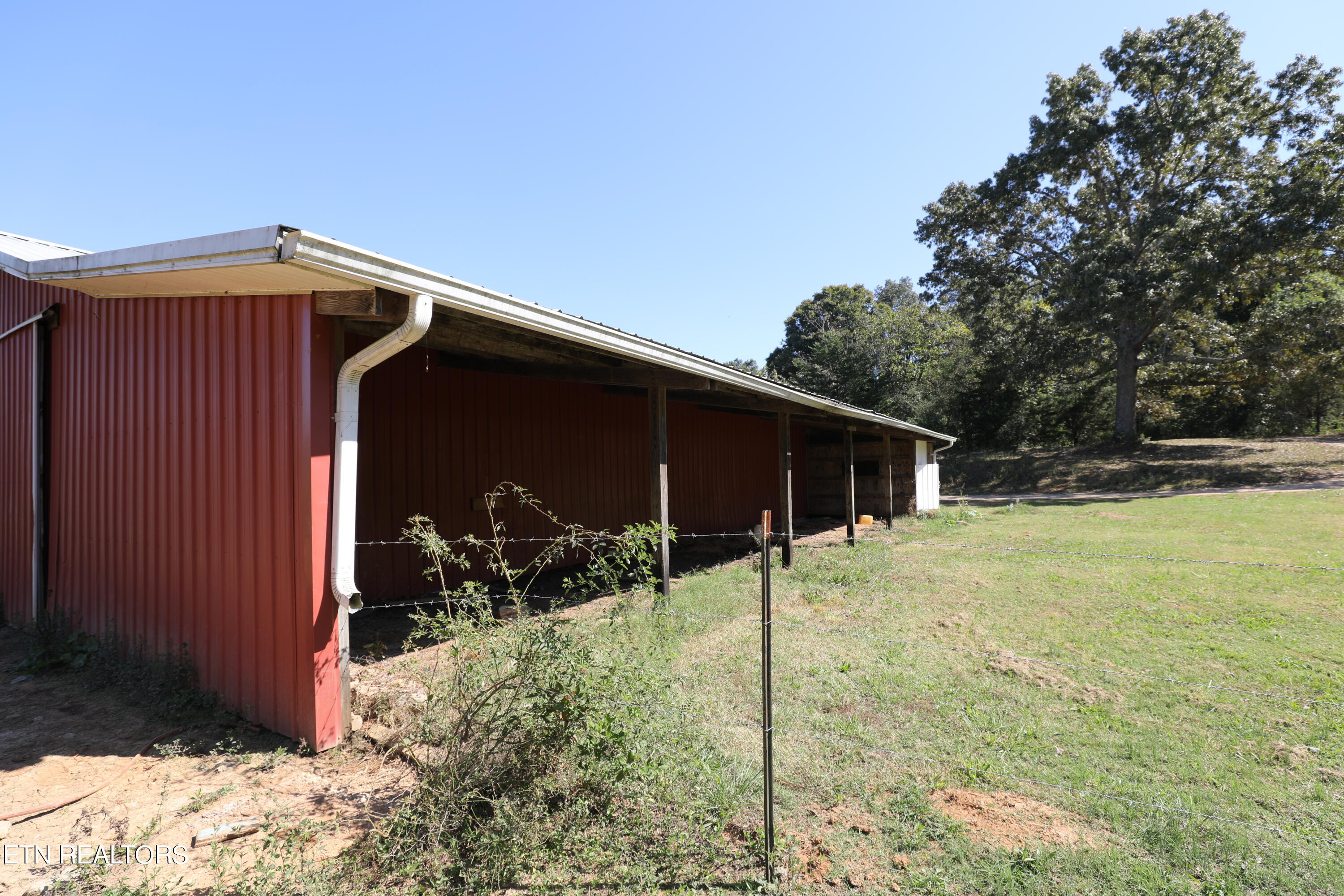 222 Summit Road Madisonville, TN 37354 - Photo 33 of 46 144A4352