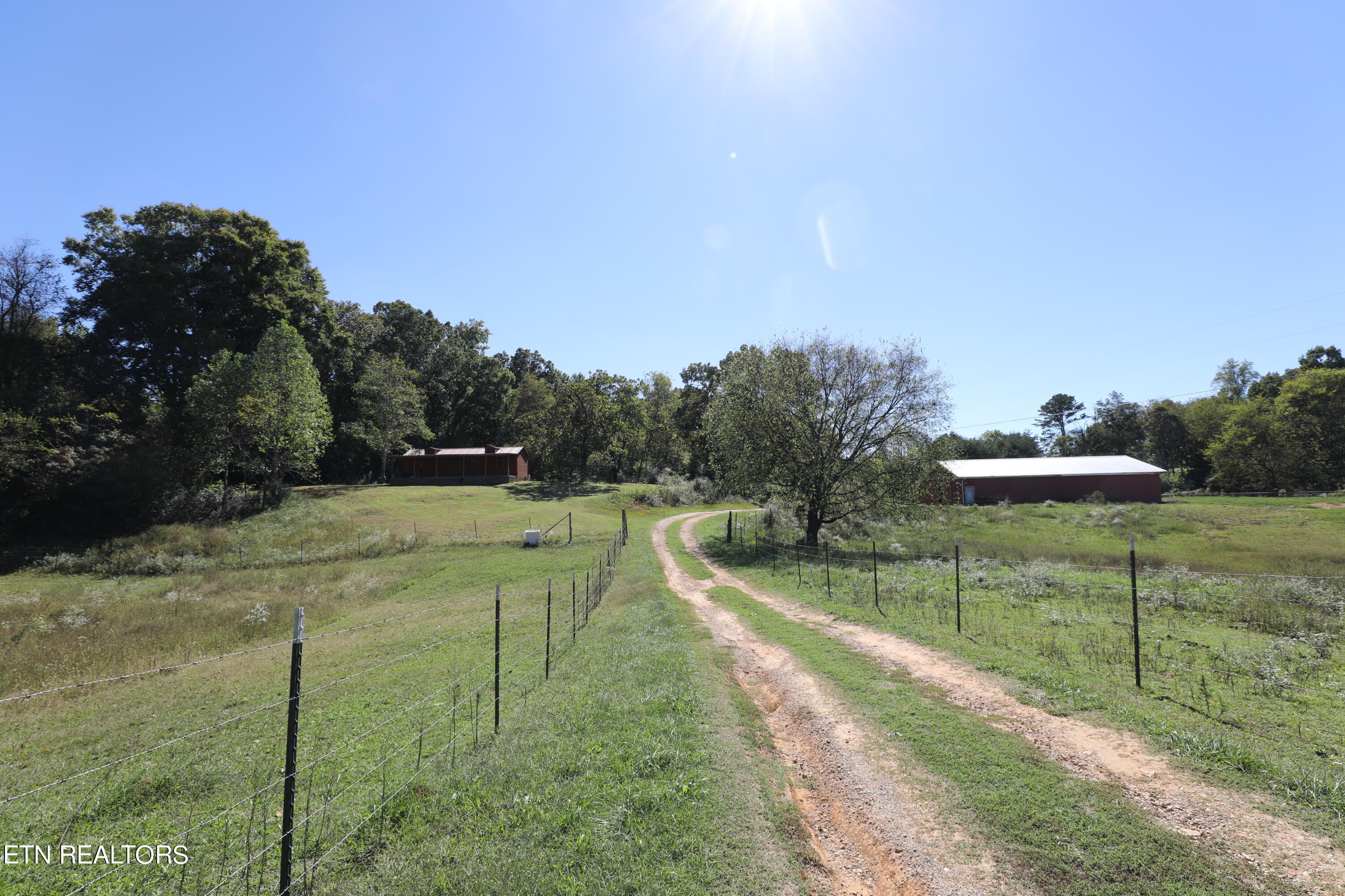 222 Summit Road Madisonville, TN 37354 - Photo 7 of 46 144A4246