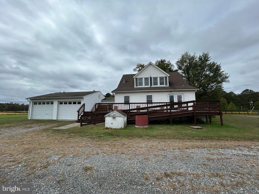 15471 U.S. Rte 1 Woodford, VA 22580 - Photo 61 of 74 a house view with a garden space