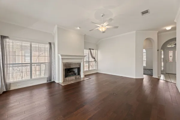 $2,150 | 109 Riverview Drive, Georgetown, TX 78628