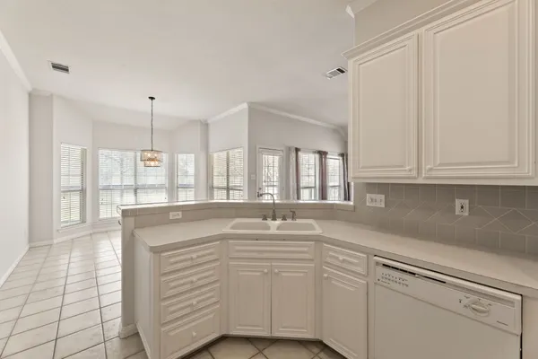 $2,150 | 109 Riverview Drive, Georgetown, TX 78628