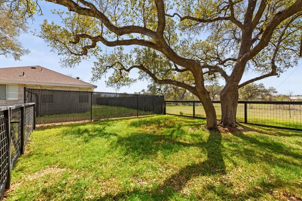 $2,150 | 109 Riverview Drive, Georgetown, TX 78628