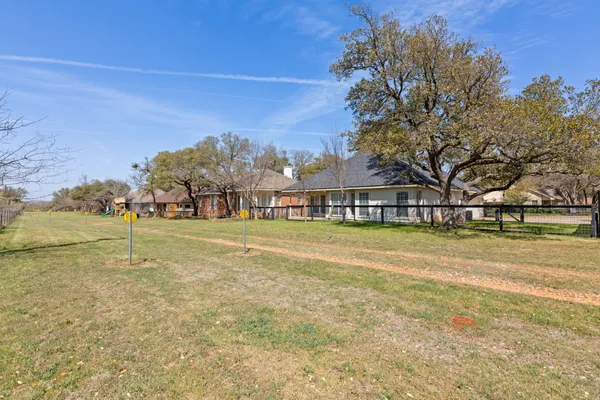 $2,150 | 109 Riverview Drive, Georgetown, TX 78628