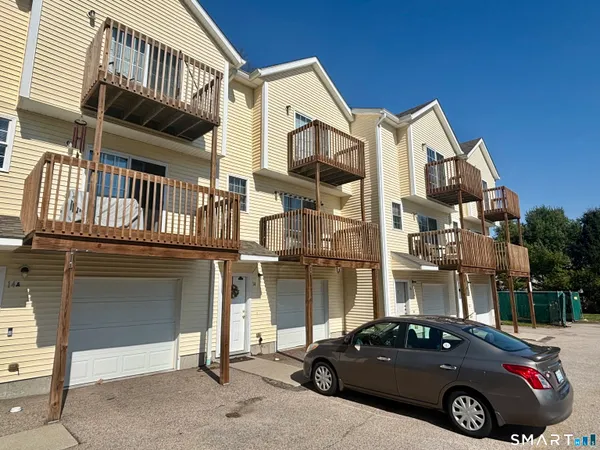 $335,000 | 14 Old Fitch Hill Road, Unit B, Montville, CT 06382