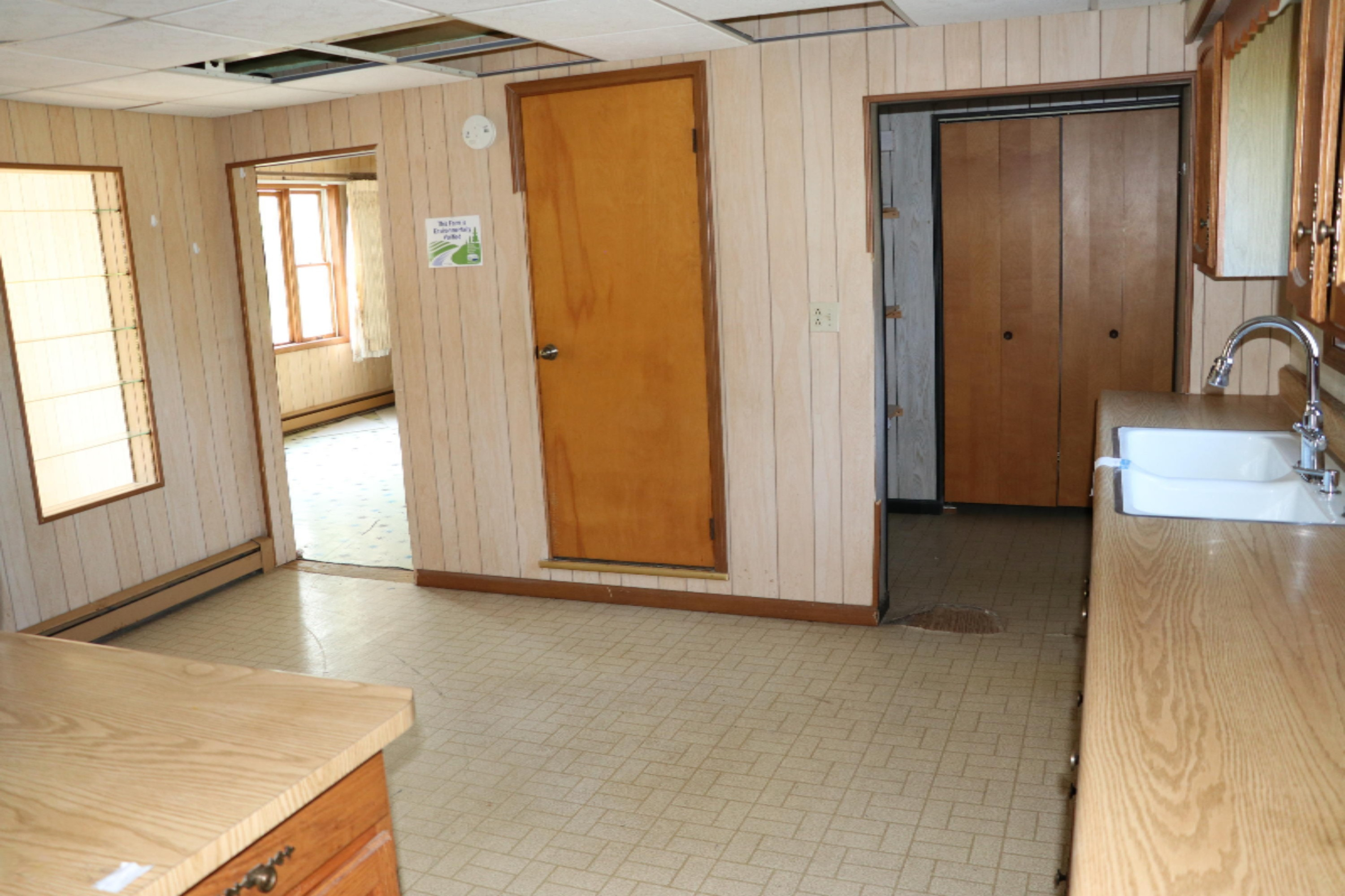 3835 Pier Road Benton Harbor, MI 49022 - Photo 15 of 37 IMG_5402
