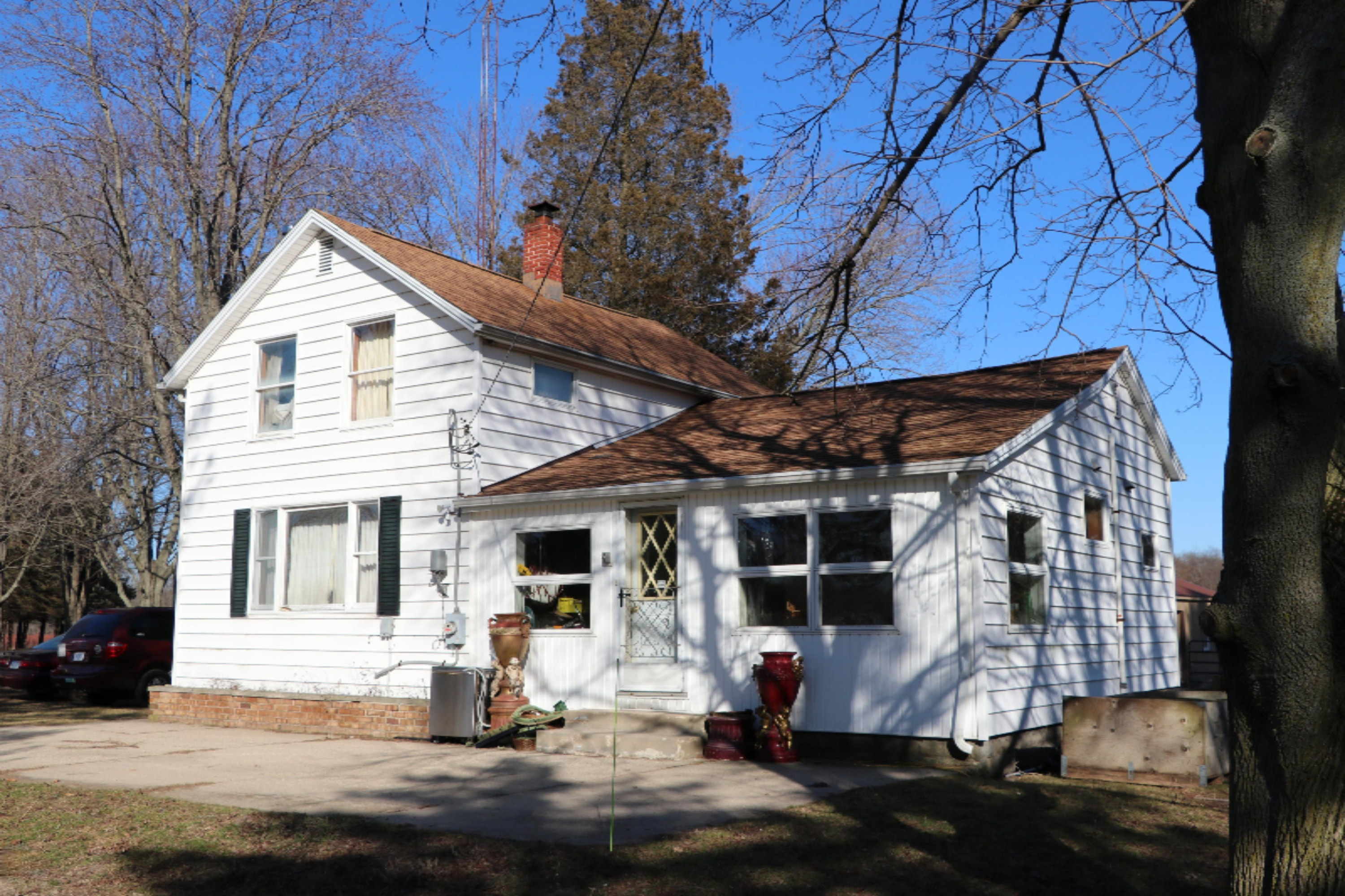 3835 Pier Road Benton Harbor, MI 49022 - Photo 3 of 37 IMG_3221