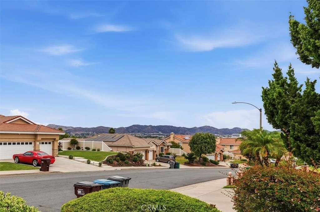 42748 Mountain Shadow Road Murrieta, CA 92562 - Photo 3 of 37
