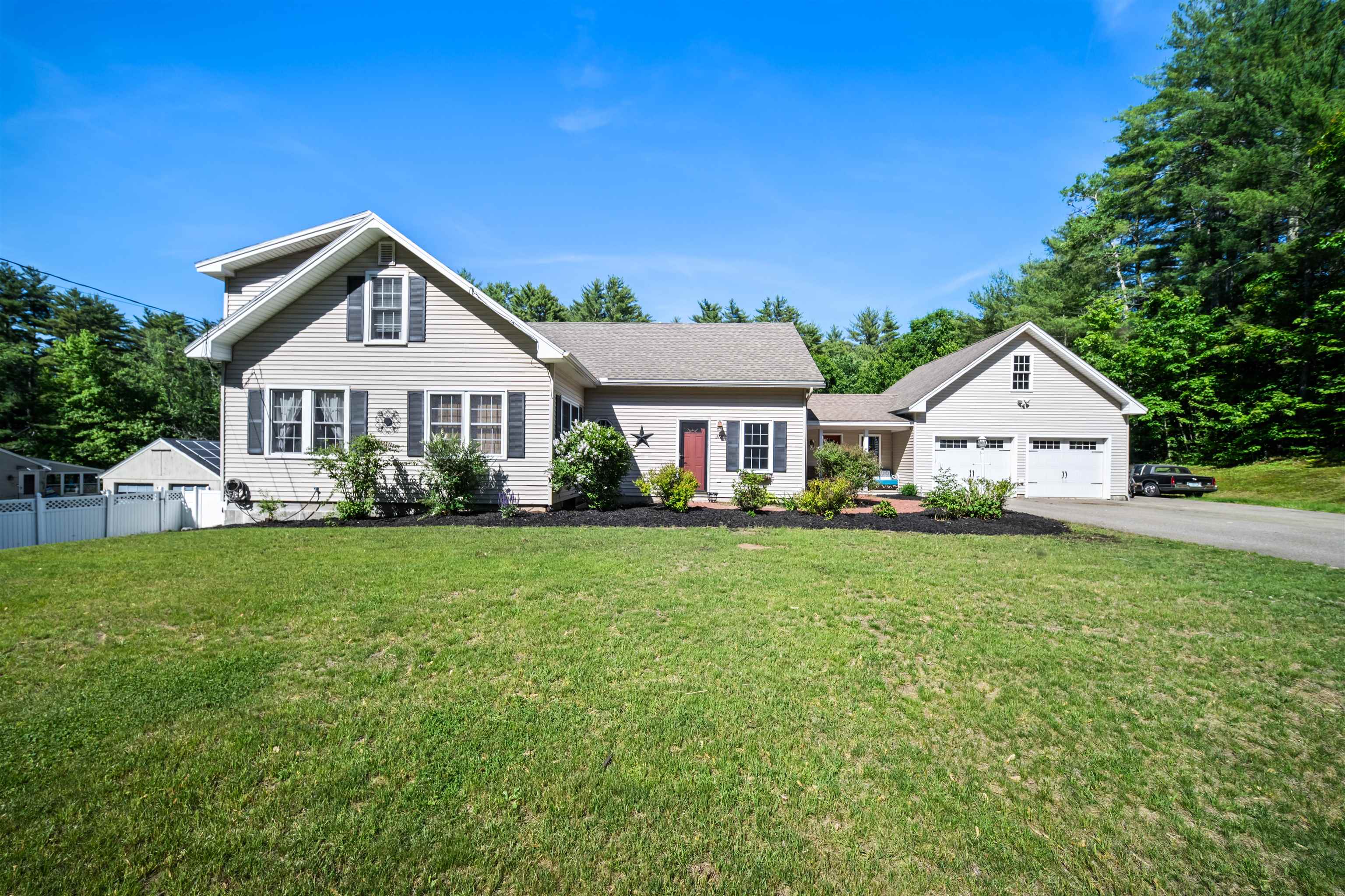 372 Mountain Road Concord, NH 03301 - Photo 1 of 47