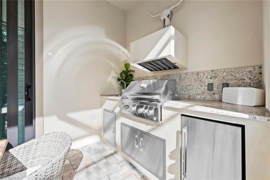 2879 Coco Lakes Drive Naples, FL 34105 - Photo 17 of 49