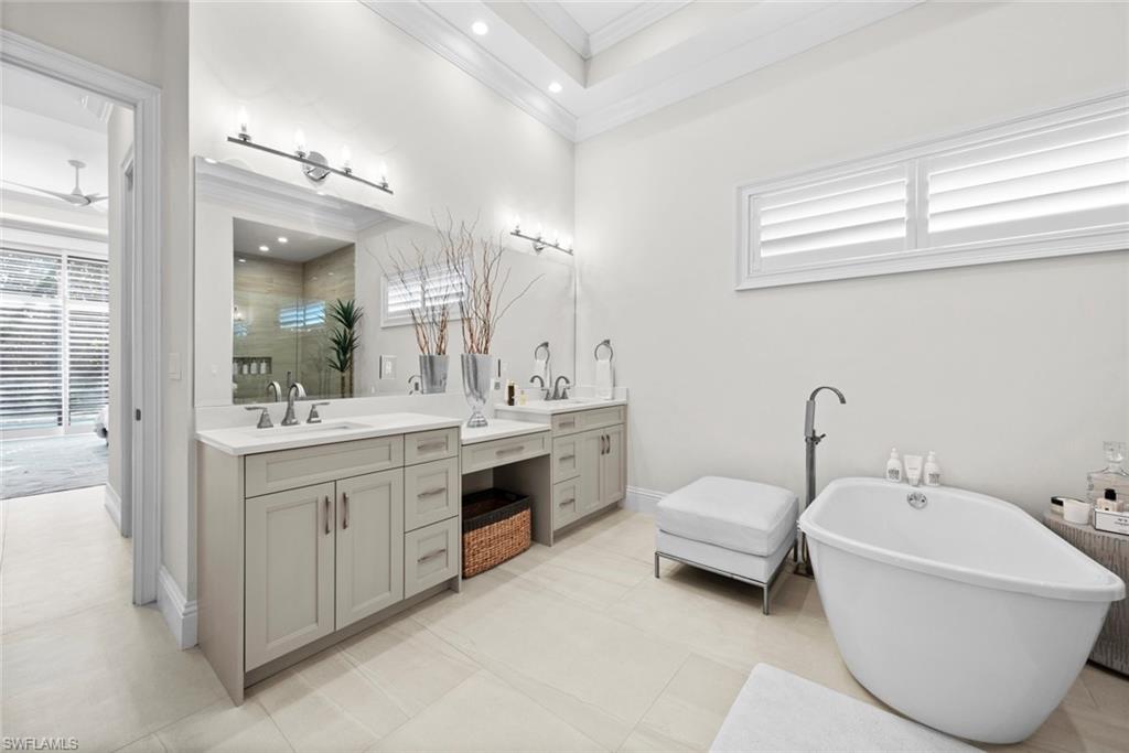 2879 Coco Lakes Drive Naples, FL 34105 - Photo 20 of 49