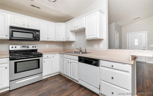 $239,500 | 4203 Treesdale Drive, Sellersburg, IN 47172