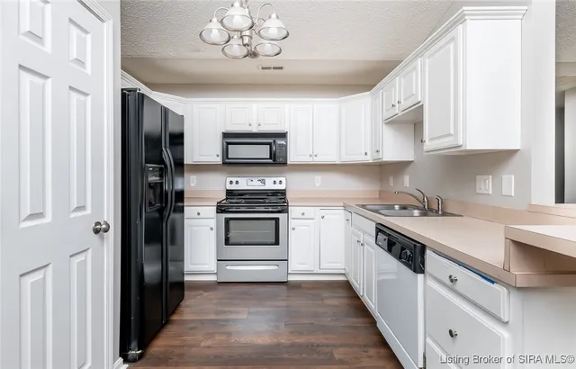 $239,500 | 4203 Treesdale Drive, Sellersburg, IN 47172