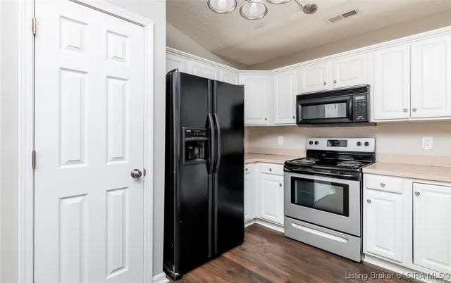 $239,500 | 4203 Treesdale Drive, Sellersburg, IN 47172