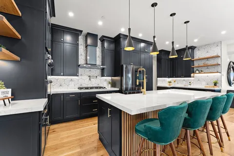 $829,000 | 51 Crescent Avenue, Unit 204, Chelsea, MA 02150