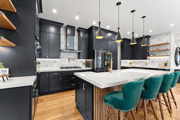 $829,000 | 51 Crescent Avenue, Unit 204, Chelsea, MA 02150