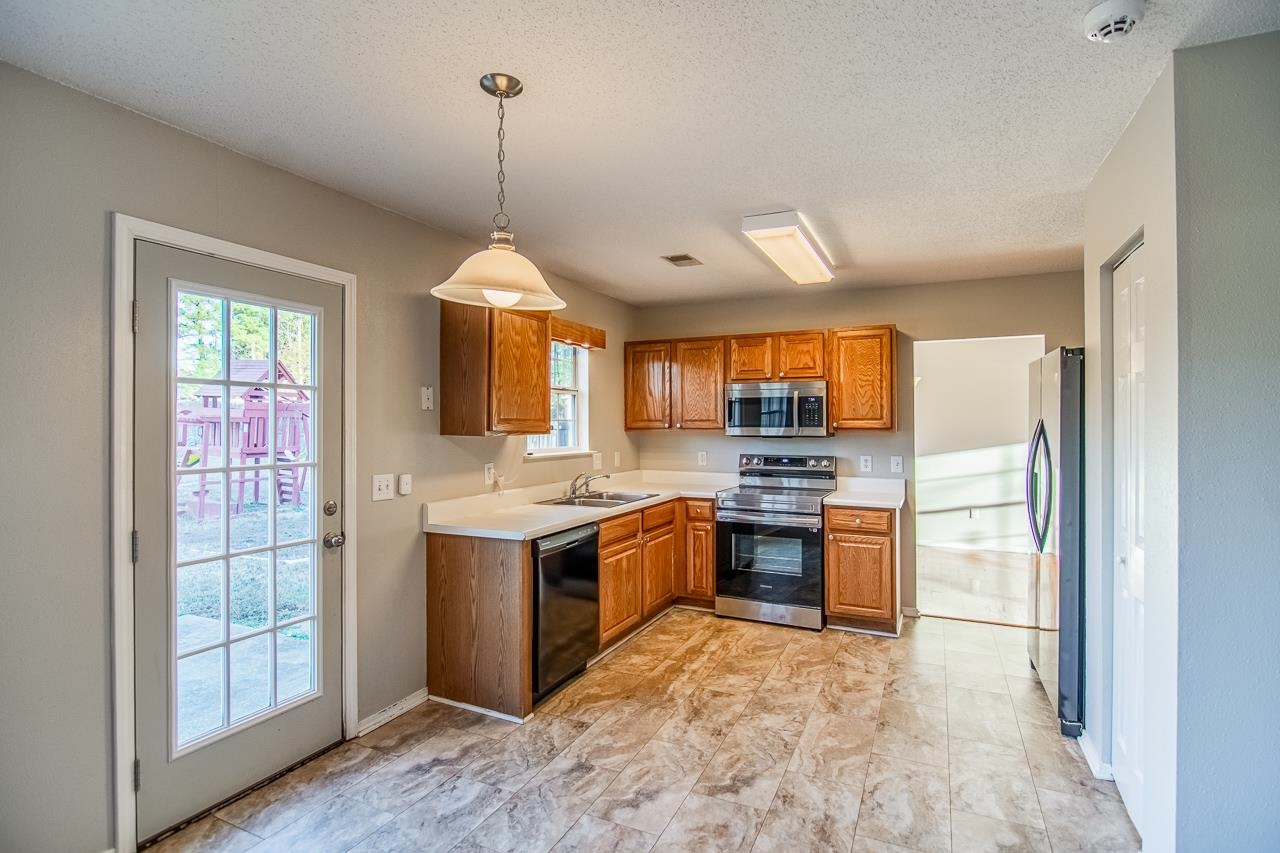 403 Tripmont Court Simpsonville, SC 29680 - Photo 12 of 34