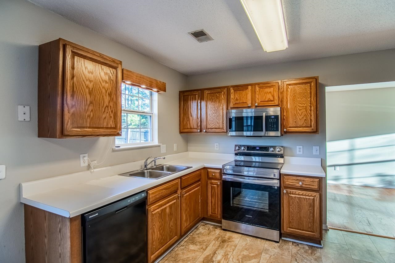 403 Tripmont Court Simpsonville, SC 29680 - Photo 13 of 34