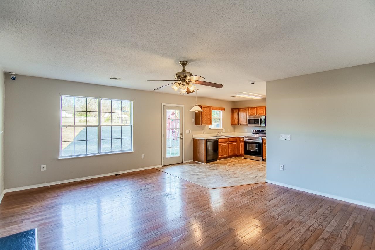 403 Tripmont Court Simpsonville, SC 29680 - Photo 16 of 34