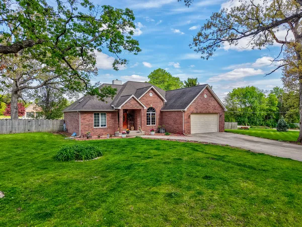 $410,000 | 2520 East 1669th Road, Ottawa, IL 61350