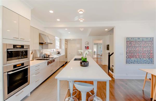 206 Buckminster Road Brookline, MA 02445 - Photo 5 of 9 Gallery Image 5