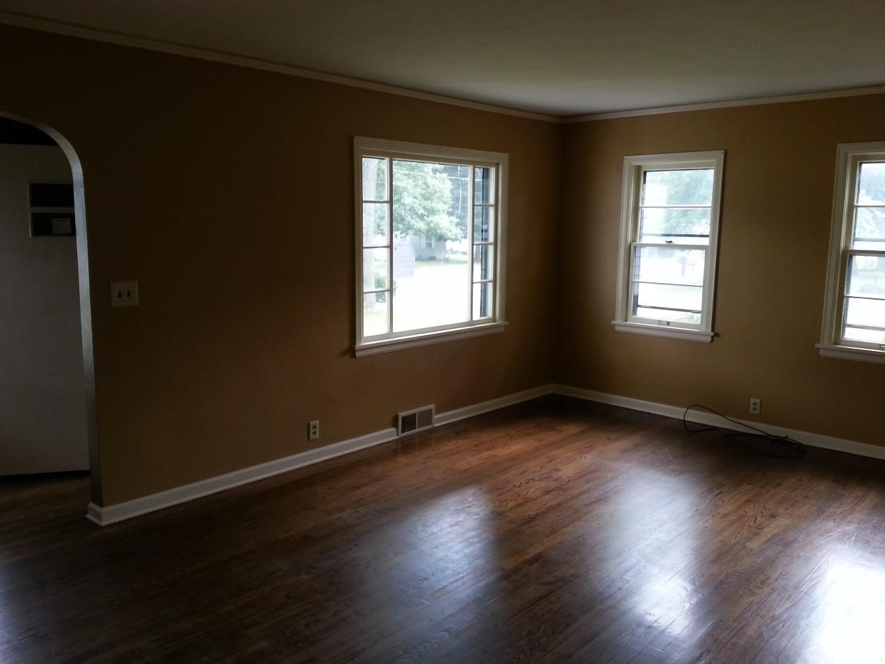 55237 Moss Road South Bend, IN 46628 - Photo 3 of 10 Gallery Image 3