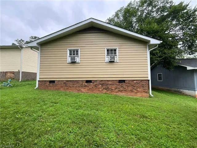$1,295 | 1001 South Josephine Boyd Street, Greensboro, NC 27403