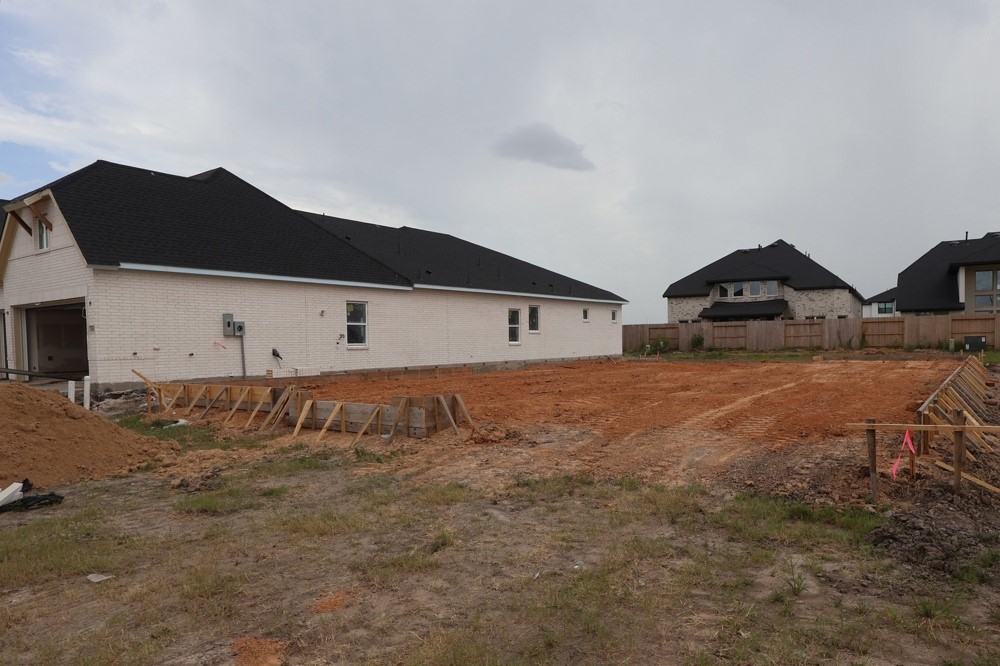 5011 Nesbit Path Rosenberg, TX 77471 - Photo 3 of 8 Every foundation at DWH is engineered and it’s inspected three times! We do not do “batch” testing. Rest easy knowing your foundation comes with a 10 year warranty.
