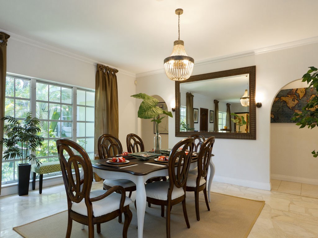 611 Date Palm Road Vero Beach, FL 32963 - Photo 1 of 36