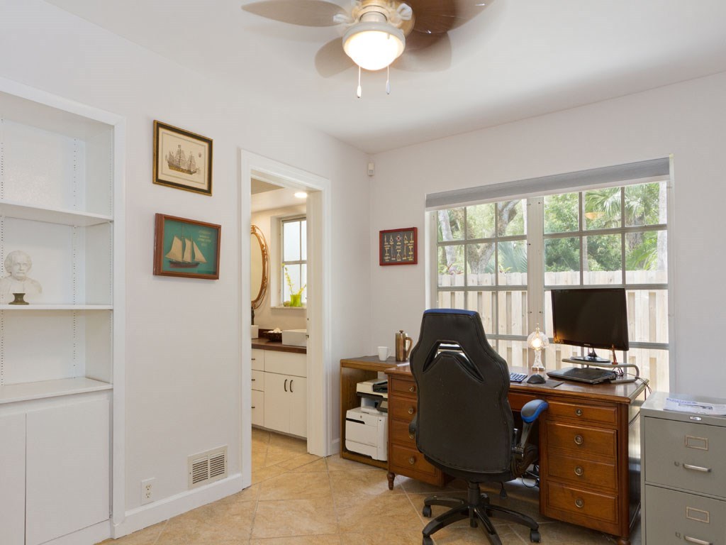 611 Date Palm Road Vero Beach, FL 32963 - Photo 23 of 36