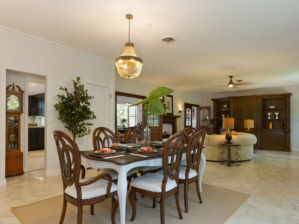 611 Date Palm Road Vero Beach, FL 32963 - Photo 5 of 36