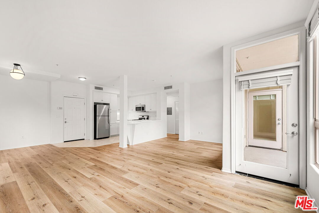 13044 Pacific Promenade, Unit 214 Playa Vista, CA 90094 - Photo 3 of 23