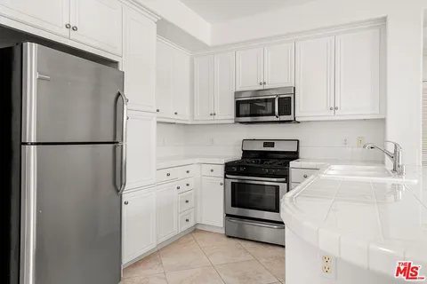 $785,000 | 13044 Pacific Promenade, Unit 214, Playa Vista, CA 90094