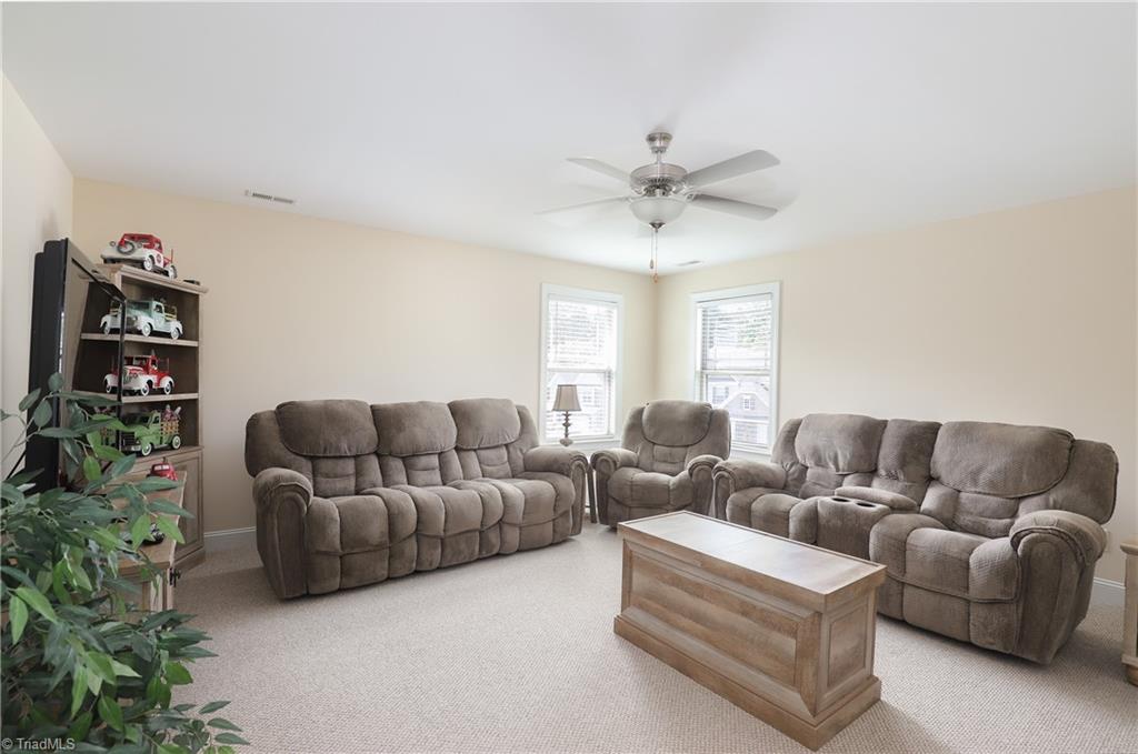 2689 Lamplight Circle High Point, NC 27265 - Photo 20 of 37
