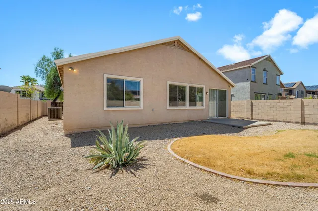 $1,995 | 13644 West San Juan Avenue, Litchfield Park, AZ 85340
