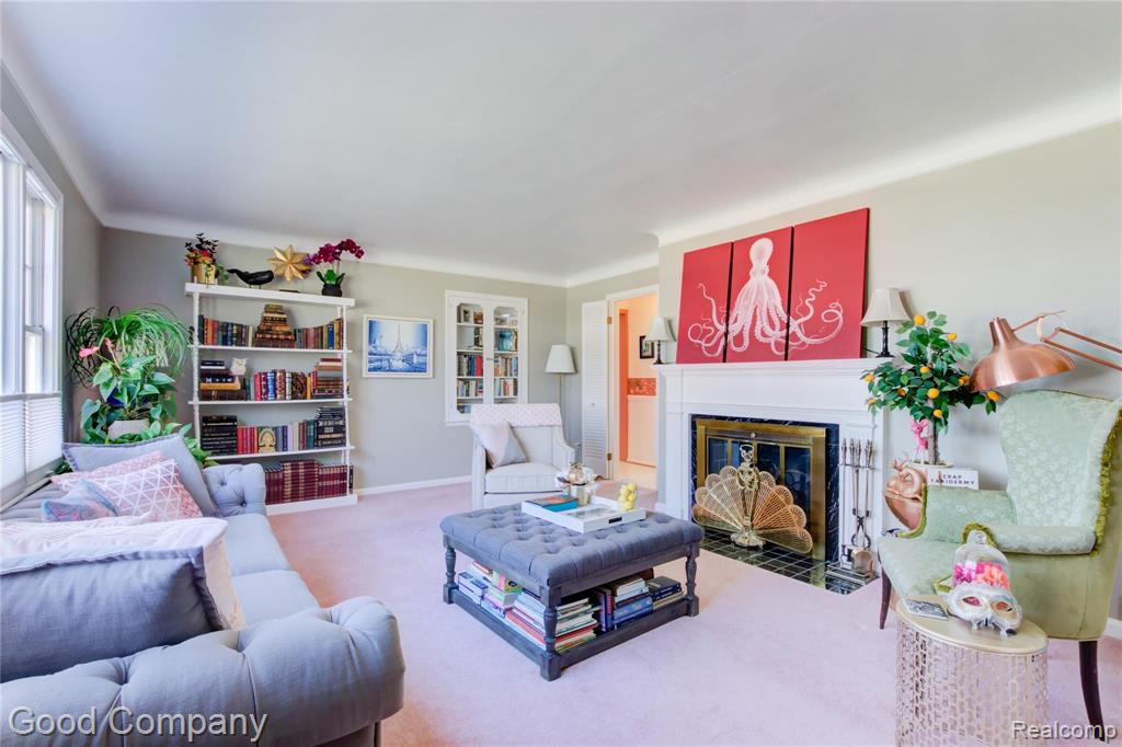 1859 Oxford Road Grosse Pointe Woods, MI 48236 - Photo 3 of 47