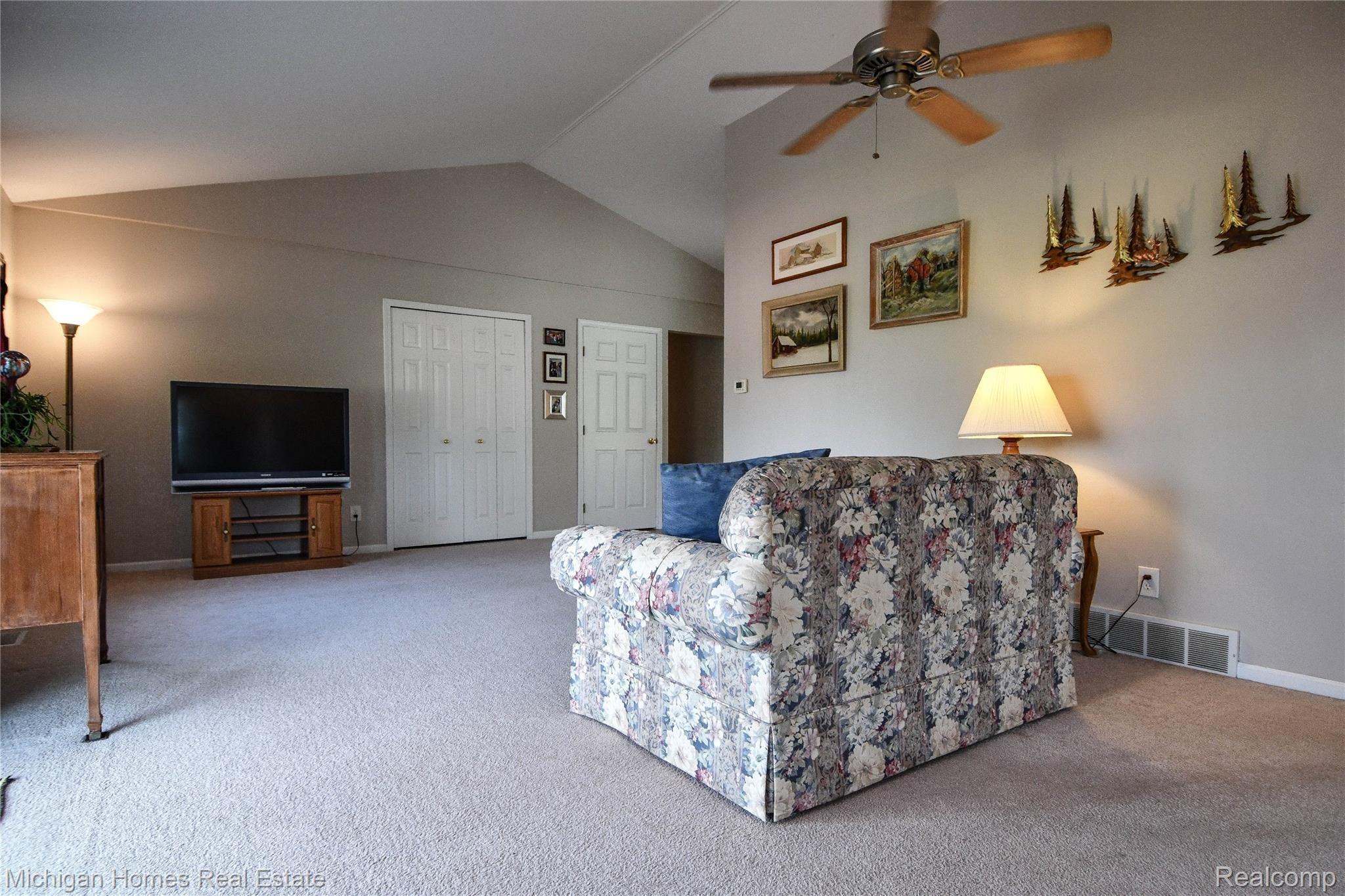14037 North Hogan Road Linden, MI 48451 - Photo 20 of 67 DSC_1659 (2).jpg