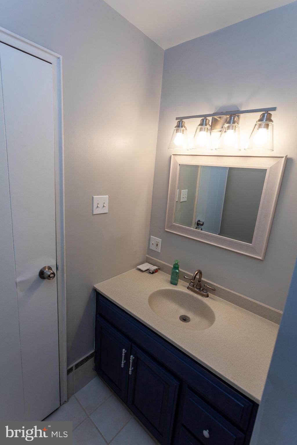 201 Cranford Road Cherry Hill, NJ 08003 - Photo 18 of 25 Full Bathroom